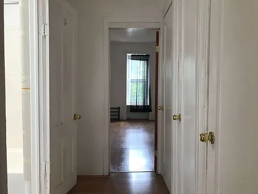 Rented by Premier Metro Realty Corp | media 9