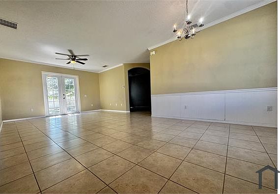 3rd image of 806 Palermo Ct