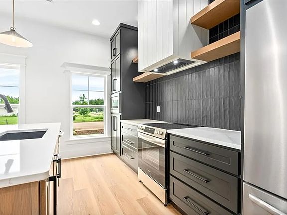 2nd image of 578 Pride Ave