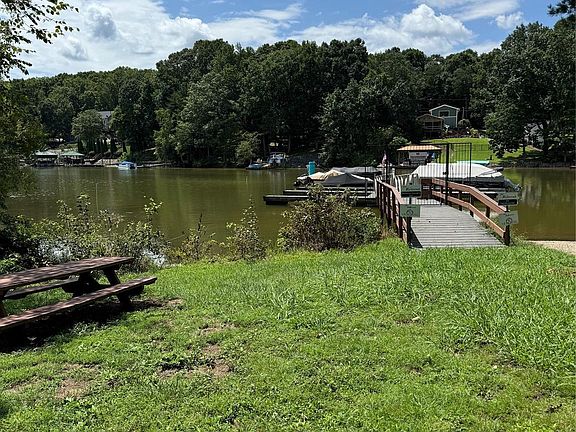 4th image of 3598 Lake Bluff Dr