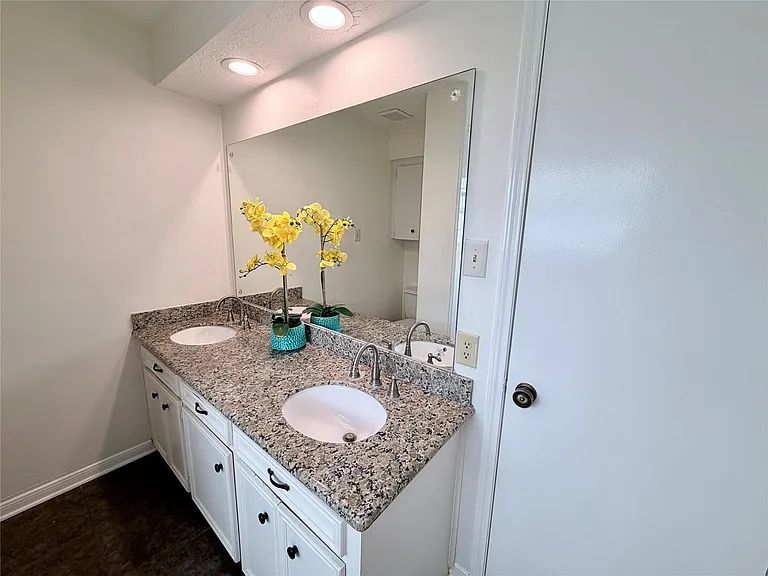 2306 Rushbrook Dr — Photo 23