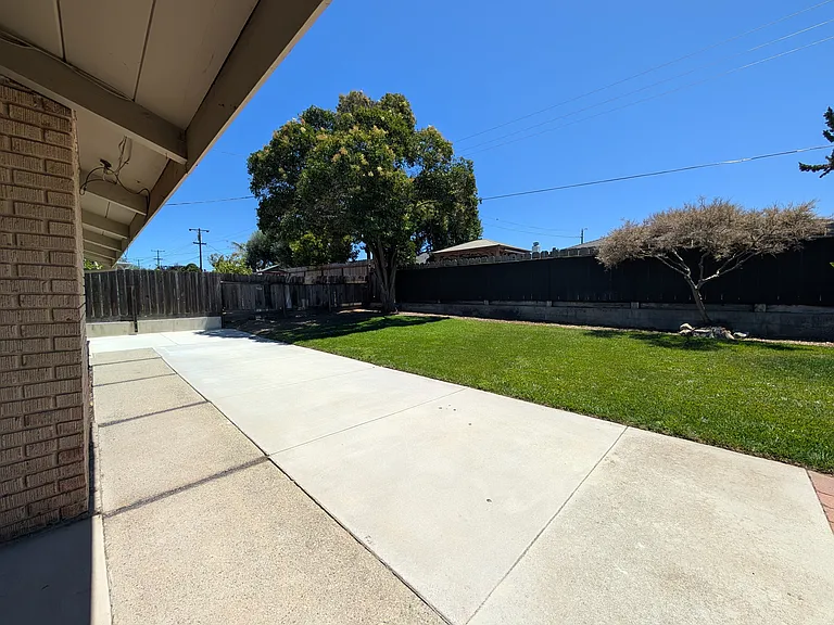 1261 Gloria Dr — Photo 18