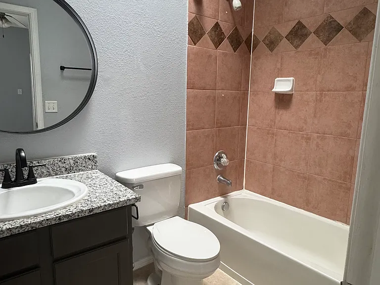 12113 Hunter Hill Way #B — Photo 8