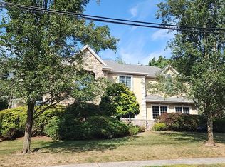 20 Laurence Ct, Closter, NJ 07624