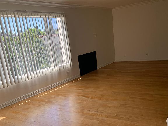 2nd image of 203-1097 S Bedford Dr #203