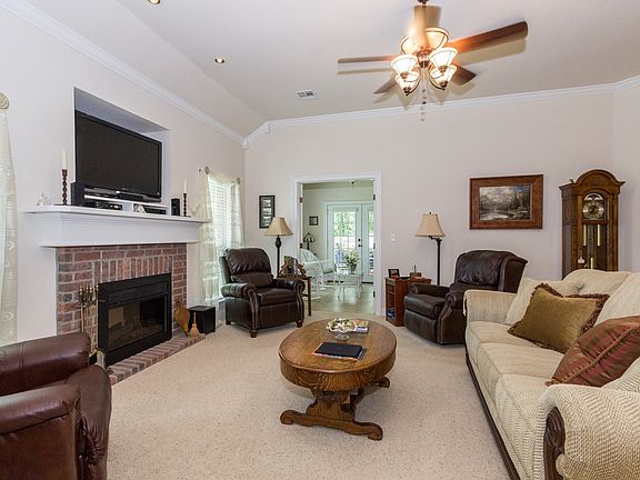 5th image of 726 E Teresa Ave