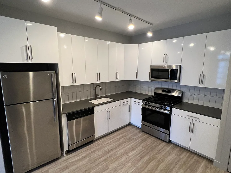 331 S Wells St #709