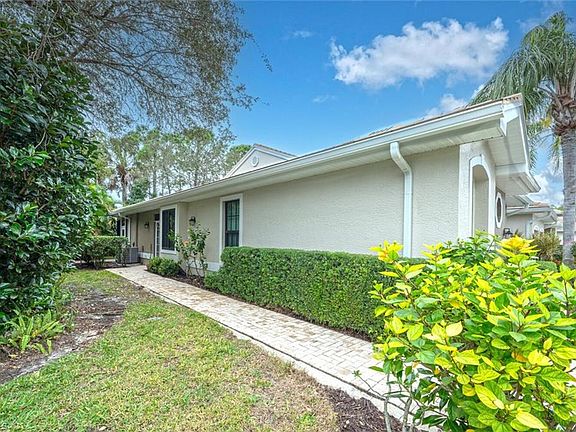 3rd image of 7555 Meadow Lakes DR #101