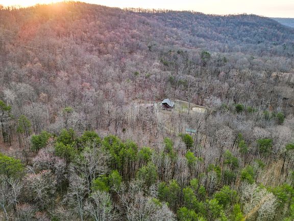 3rd image of 1996 Randalls Run Rd