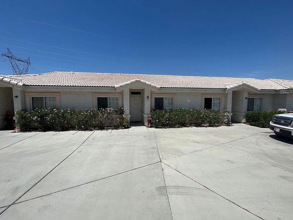 1st image of 317 Phyllis Dr Unit 2