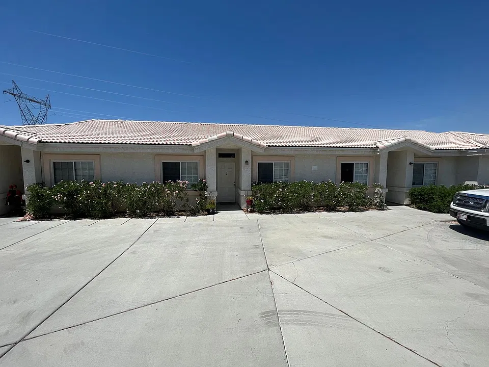 317 Phyllis Dr
