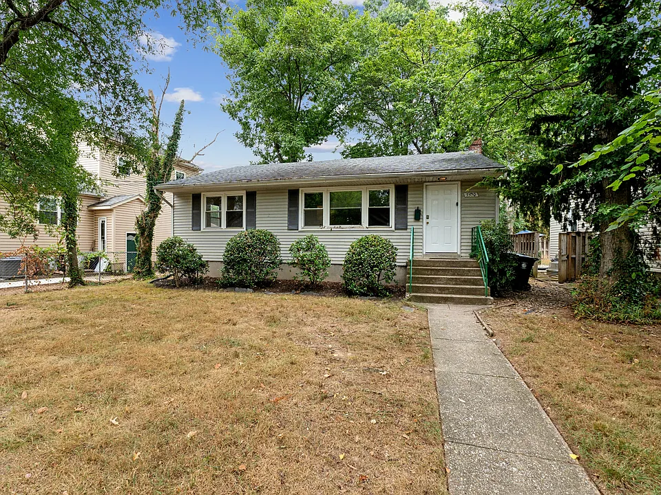7510 Girard Ave