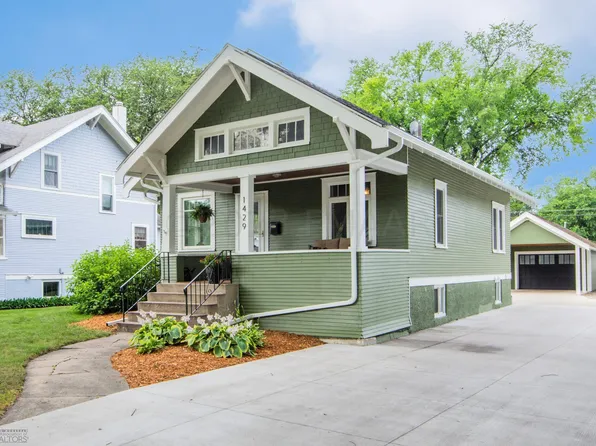 1429 9th St S, Fargo, ND 58103