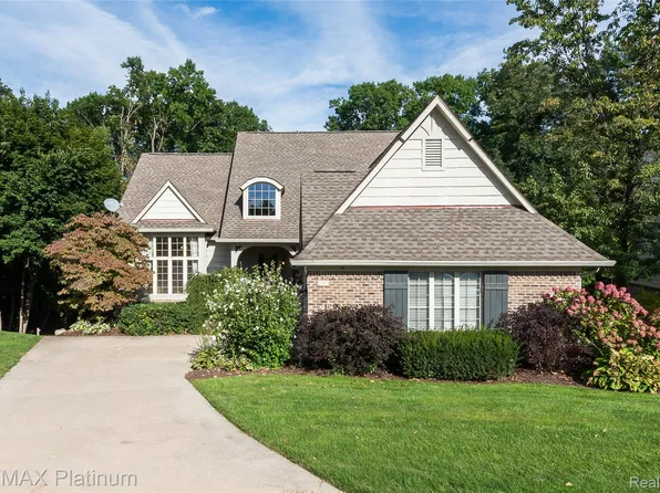 4475 Quebec Ln, Brighton, MI 48116