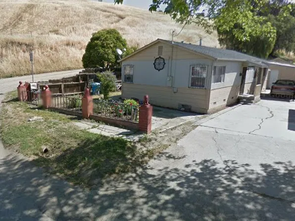 173 Locust Ave, Hollister, CA 95023