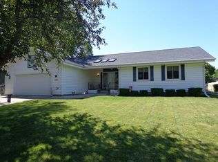 392 S Buckingham Blvd, Whitewater, WI 53190