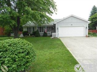 3280 Lake Dr, Fort Gratiot, MI 48059