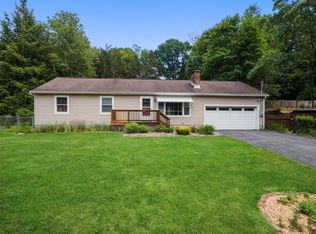 11 Schyler Dr, Poughkeepsie, NY 12603