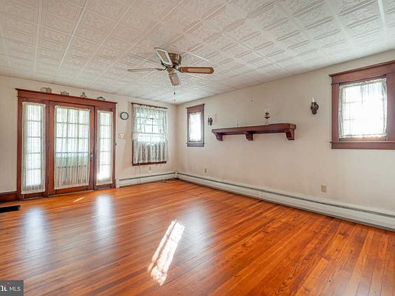 4th image of 617 Kline Ave