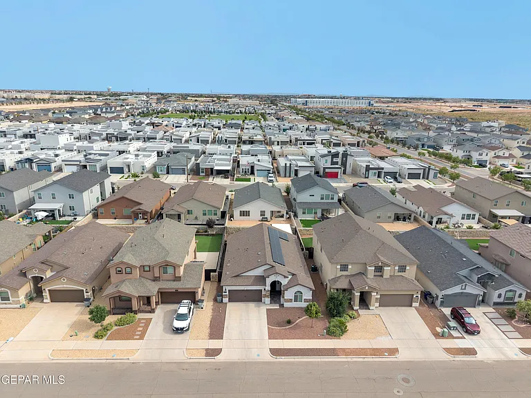 12316 Desert Path Ct — Photo 9