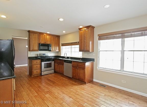 4th image of 1790 Mission Hills Dr