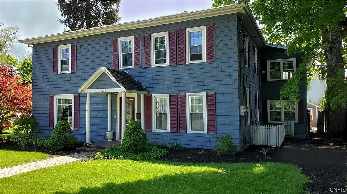 114 W Franklin St photo 1