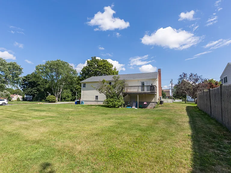 219 Prospect St — Photo 24