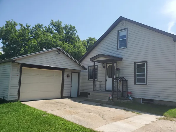 127 3rd St, Manistee, MI 49660