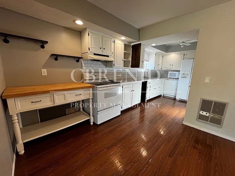 3010 Indian Dr — Photo 6