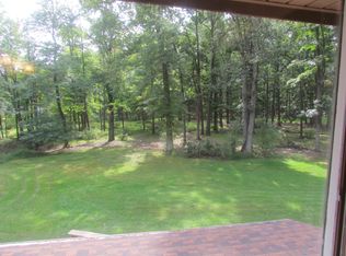 95 Center Rd, Erwinna, PA 18920