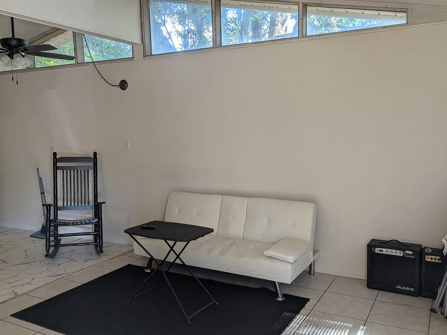 2 bed, 1.0 bath, 828 sqft, $1,150 — Photo 1