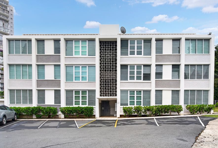 1st image of Cond Gallardo Gardens Edif #C-2a