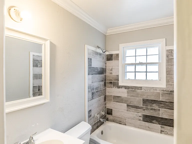162 Wilkenson Dr NE — Photo 3