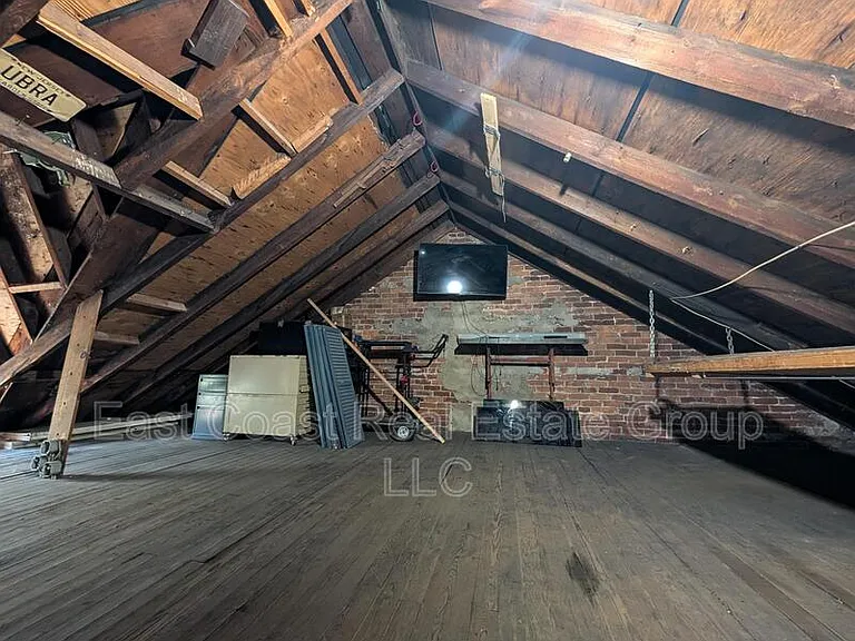304 1/2 W Martin St — Photo 37