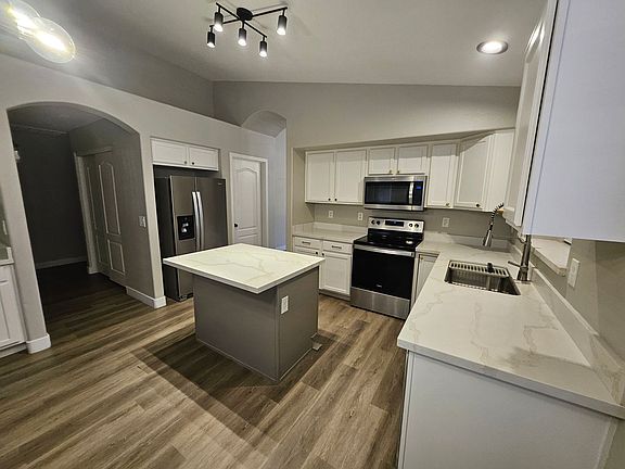 4th image of 66 W Dexter Way