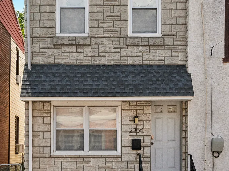2354 Duncan St — Photo 16