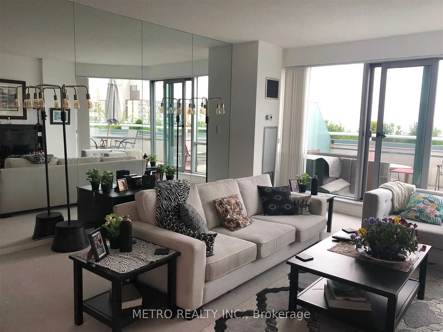 3 bed, $5,895 — Photo 2