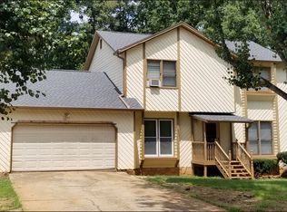 2031 Hunters Cove Dr, Lawrenceville, GA 30044