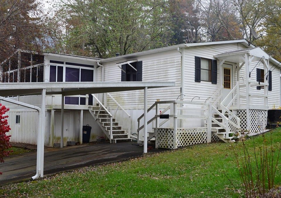1st image of 19 Outer Park Dr
