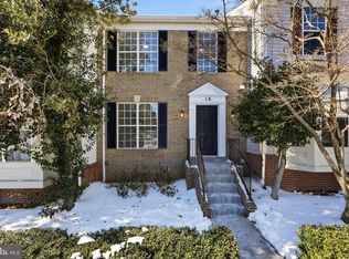 10 Cottage Field Ct, Germantown, MD 20874