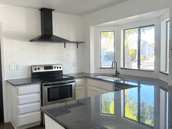 2nd image of 311 W Fellars Dr