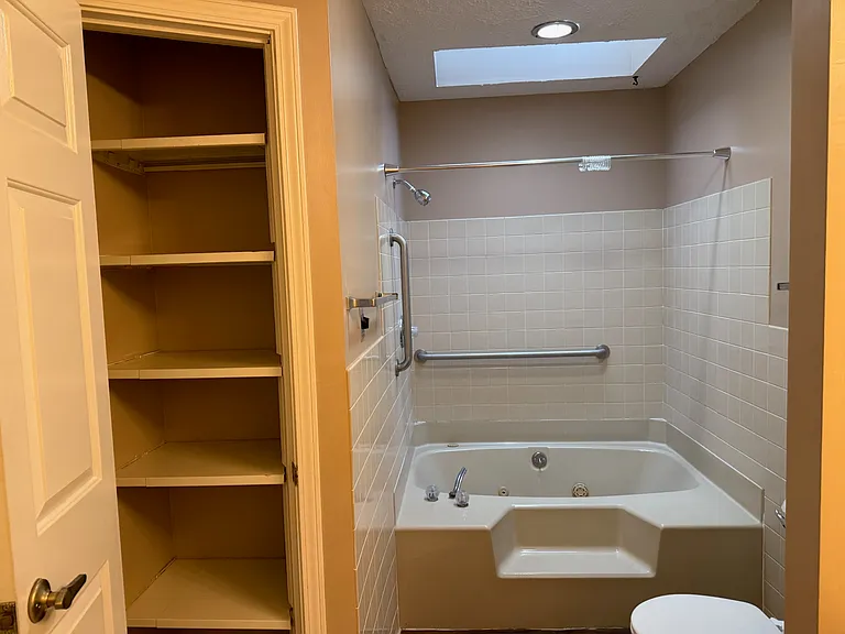 346 White Oak Ln — Photo 8