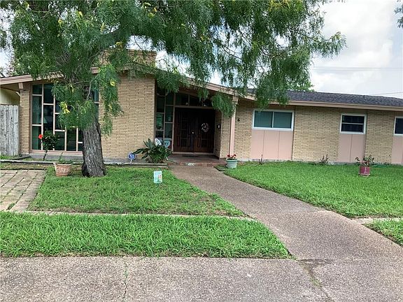 2nd image of 406 Poenisch Dr
