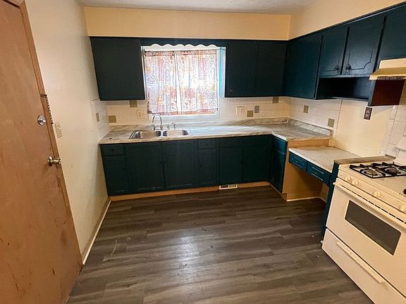 5th image of 534 E 208th St #1