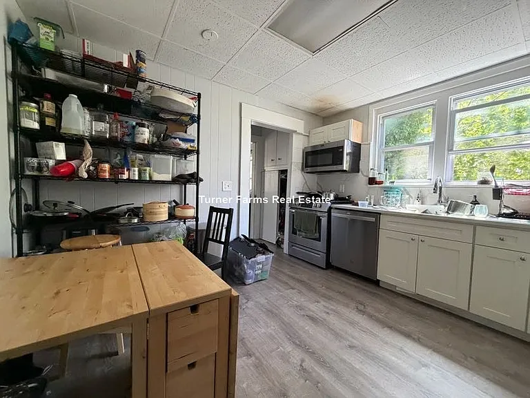 11 Burnham St #1R — Photo 5