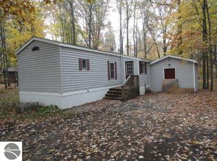 7823 Arrowhead Dr, Weidman, MI 48893