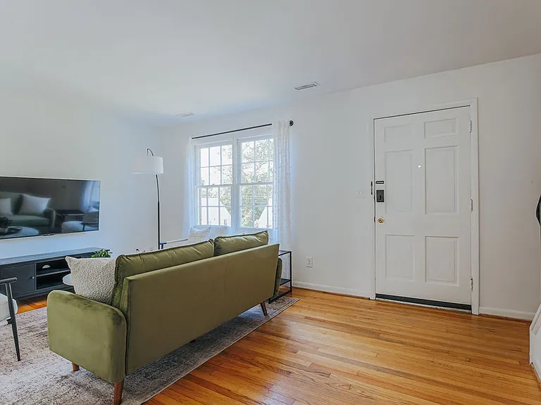 100 Westerly Ave #B — Photo 5