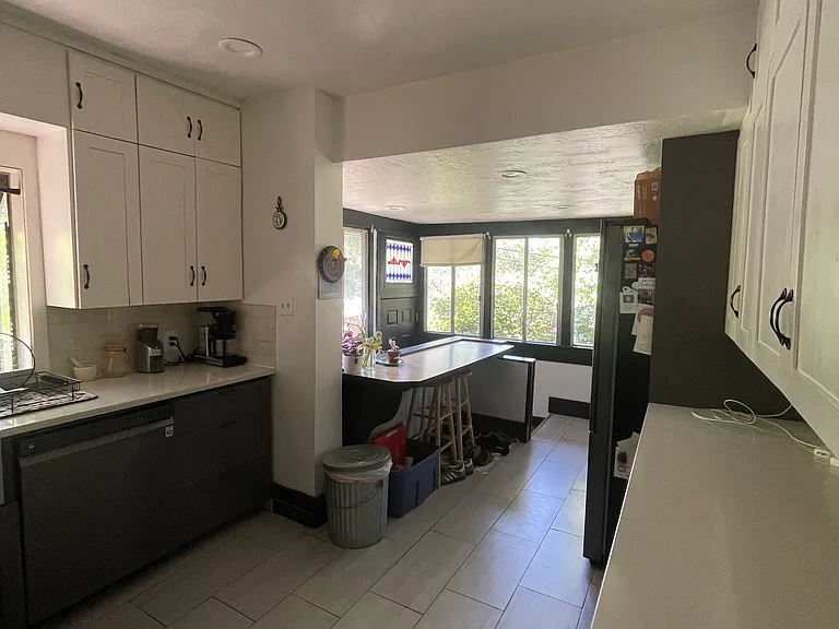 1328 E Stratford Ave — Photo 13
