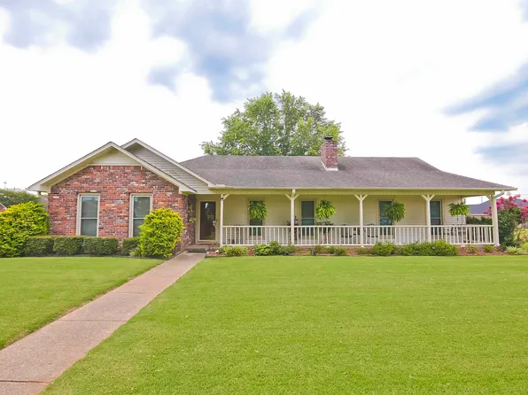 2222 Robbie Ave, Muscle Shoals, AL 35661