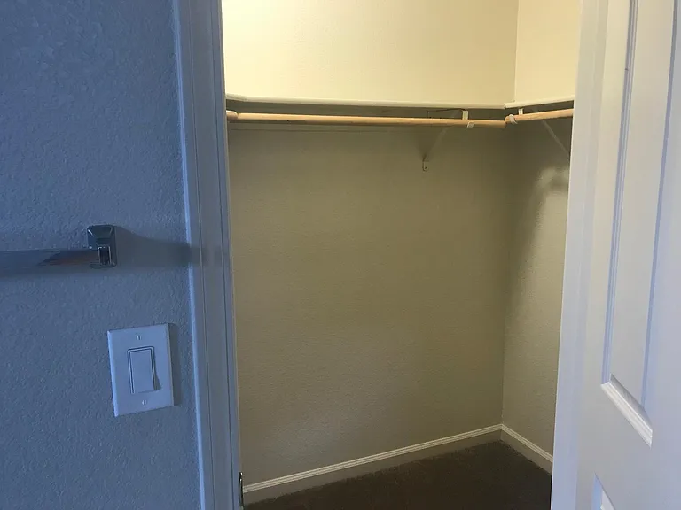 3944 Cloverbrook Dr — Photo 10